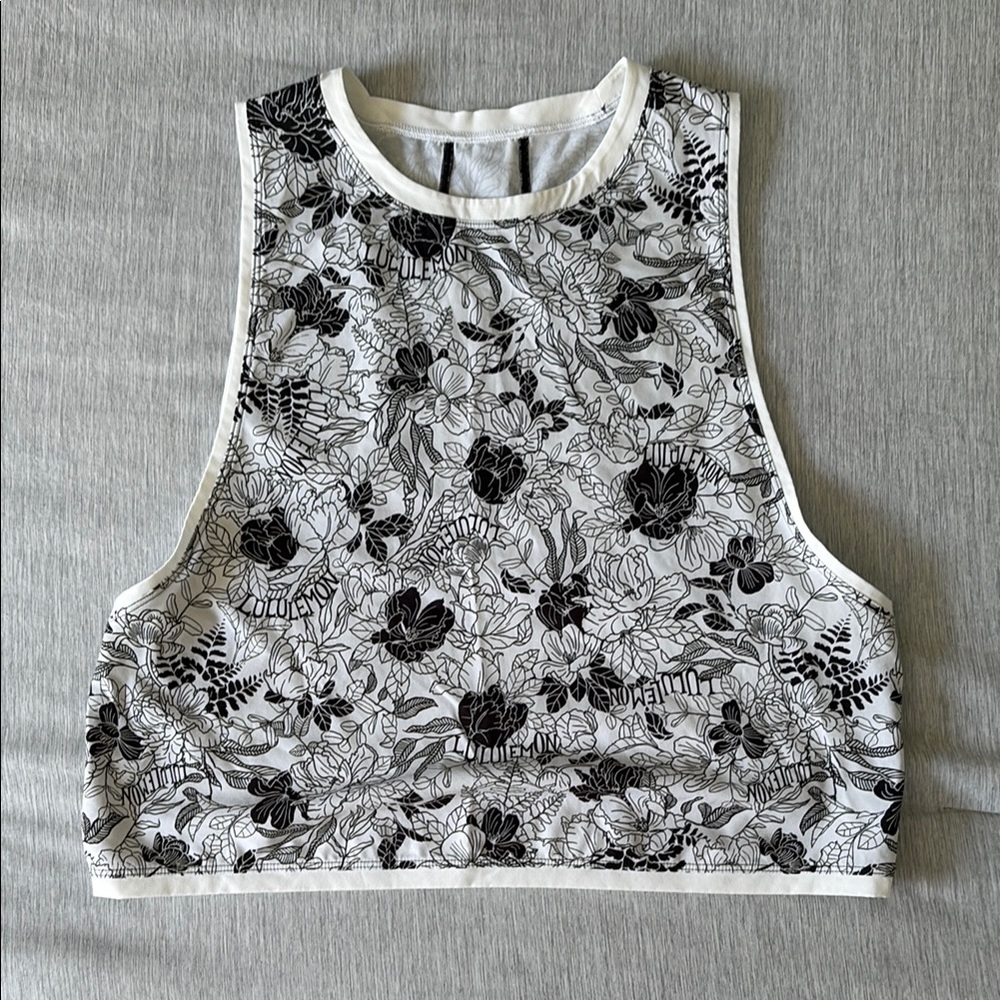 Floral Black and White Women's Crop Running Top